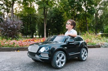 Dárek pro dítě i tatínka – elektrické auto pro děti