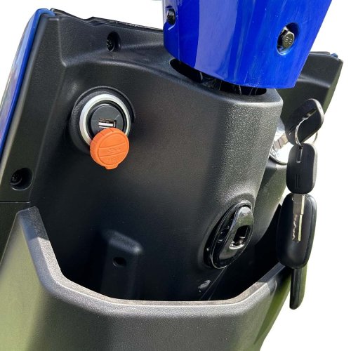 Elektroskúter RACCEWAY® E-FICHTL®, biely-lesklý s batériou 12Ah Elektroskúter RACCEWAY® E-FICHTL®, biely-lesklý s batériou 12Ah