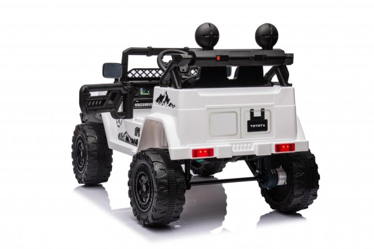 Coche eléctrico infantil Toyota FJ Cruiser blanco